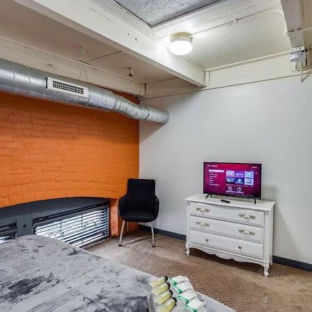 Centric Modern Loft W/ King Beds Apartment Rochester Ngoại thất bức ảnh