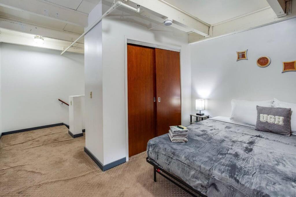 Centric Modern Loft W/ King Beds Apartment Rochester Ngoại thất bức ảnh