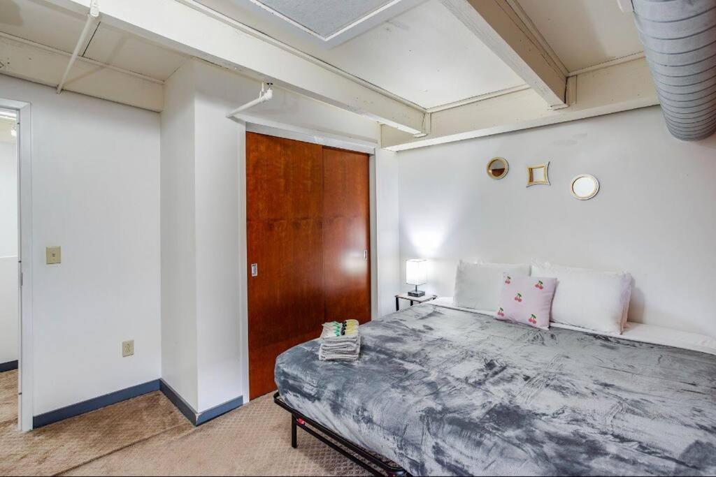 Centric Modern Loft W/ King Beds Apartment Rochester Ngoại thất bức ảnh