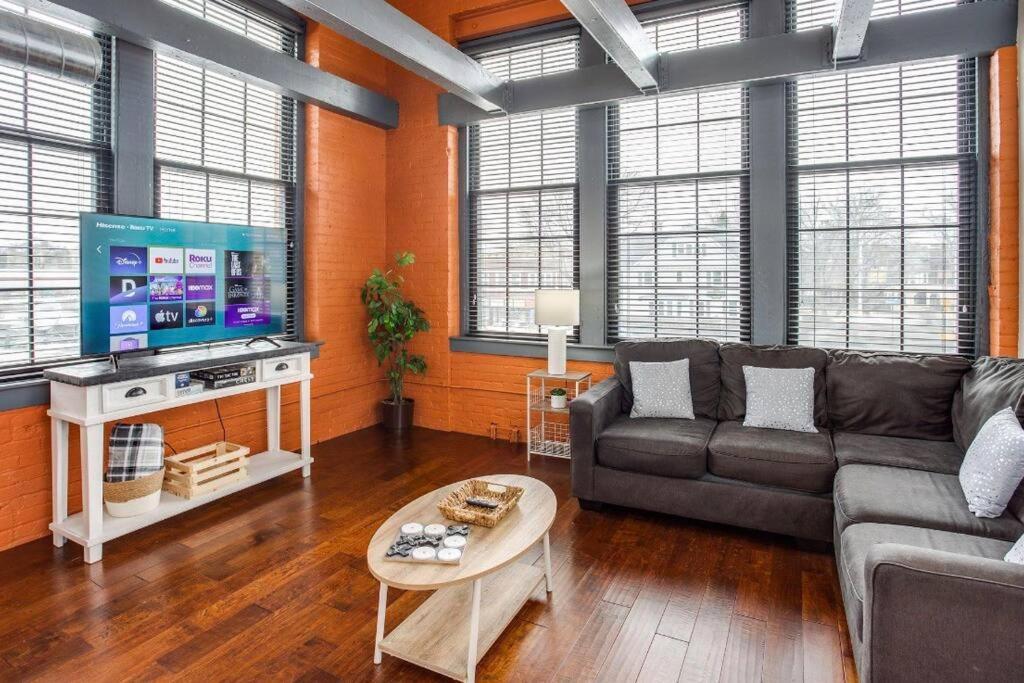 Centric Modern Loft W/ King Beds Apartment Rochester Ngoại thất bức ảnh