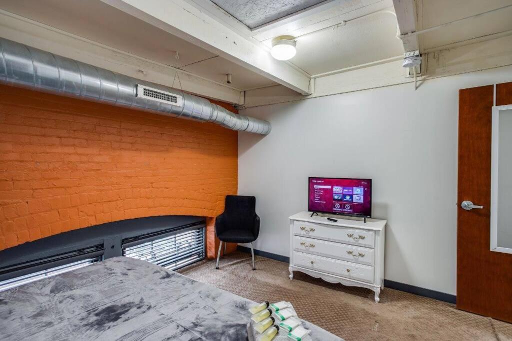 Centric Modern Loft W/ King Beds Apartment Rochester Ngoại thất bức ảnh