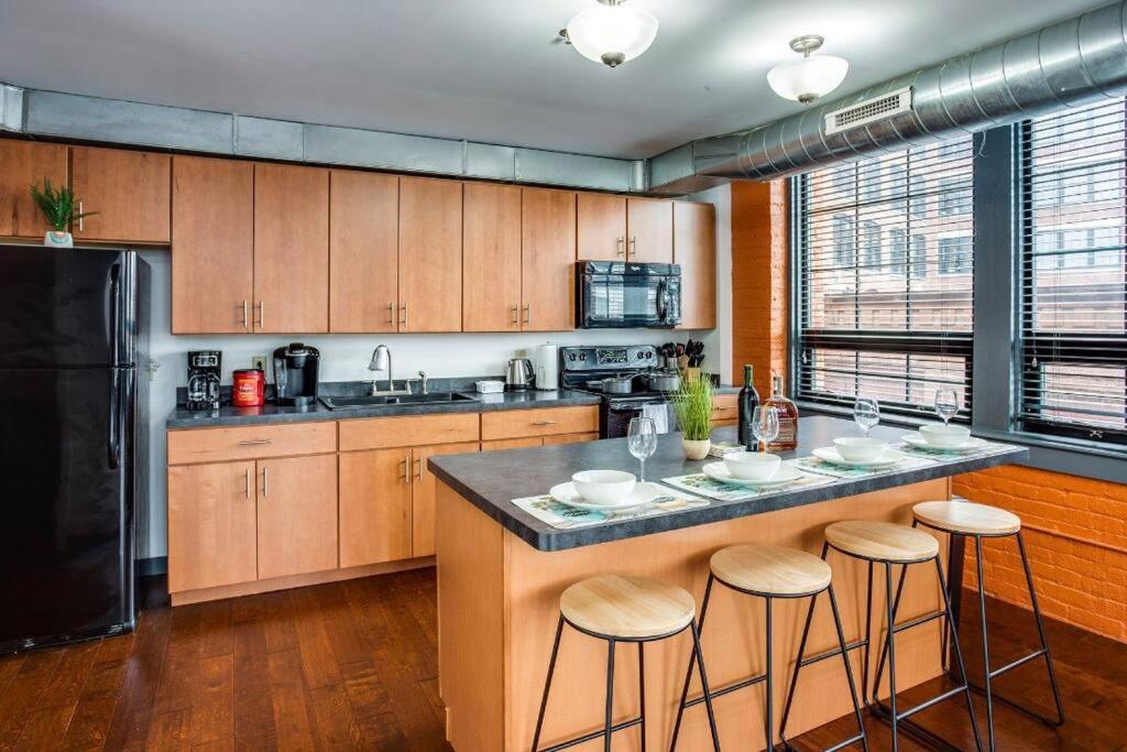 Centric Modern Loft W/ King Beds Apartment Rochester Ngoại thất bức ảnh
