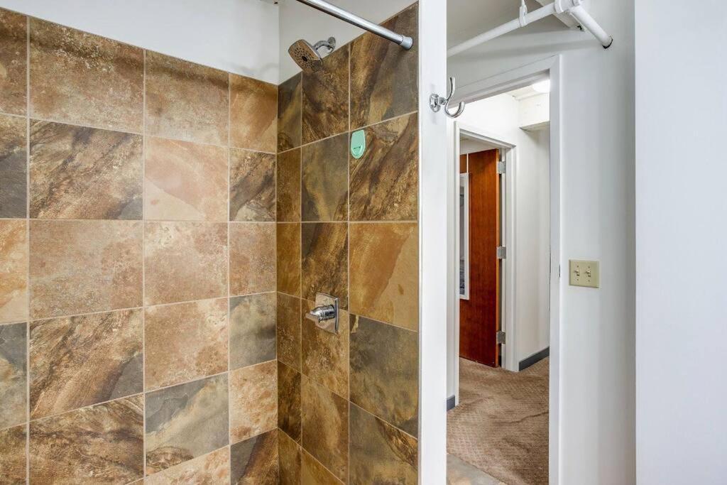 Centric Modern Loft W/ King Beds Apartment Rochester Ngoại thất bức ảnh