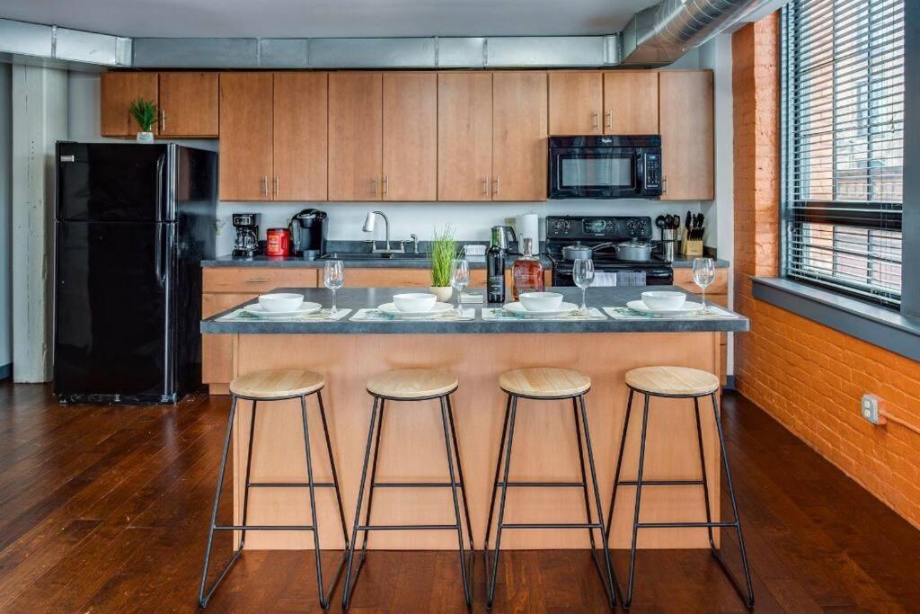 Centric Modern Loft W/ King Beds Apartment Rochester Ngoại thất bức ảnh